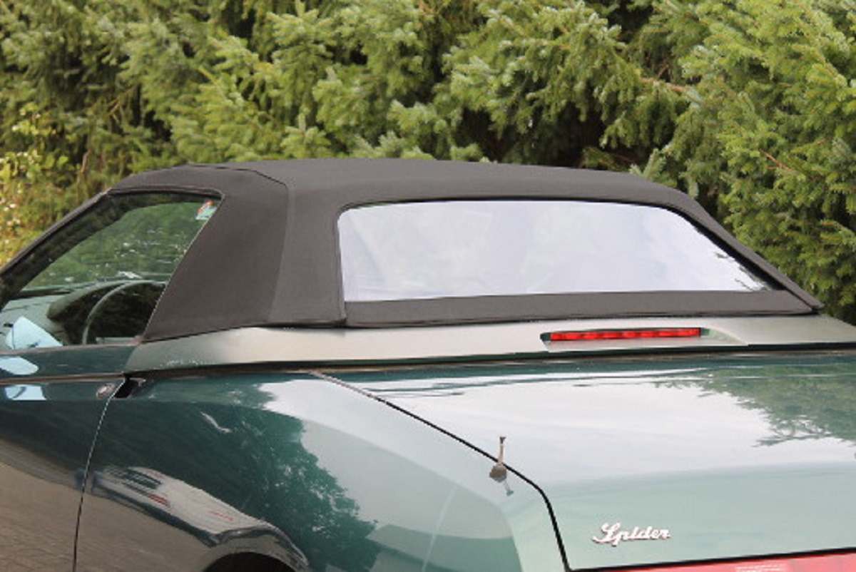 Alfa Spider 916 rear window